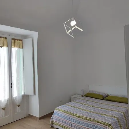 Gdb House